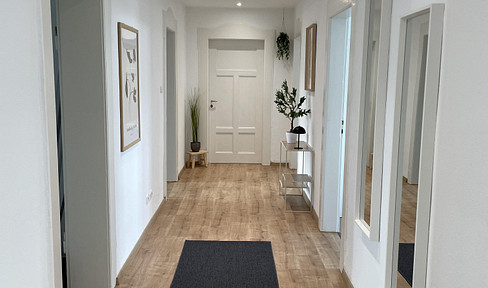 Modernes und stilvolles WG-Zimmer, voll möbliert und absolut zentral in Bayreuth