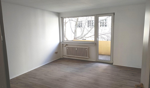 Beautiful bright 1-room apartment with EBK and balcony in Worms center