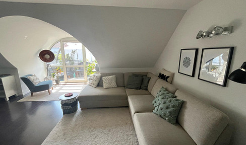 Selling our beautiful 3-room apartment in a great location, with a garage.