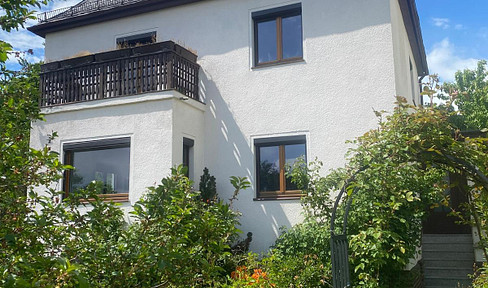 Free of commission! Detached house with granny apartment