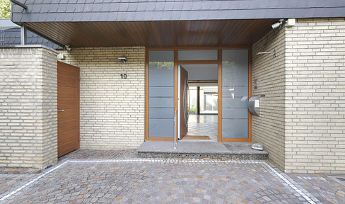 Bungalow with beautiful garden, commission-free