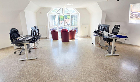 Zentrale individuelle Traumwohnung mit hellen Räumen *provisionsfrei