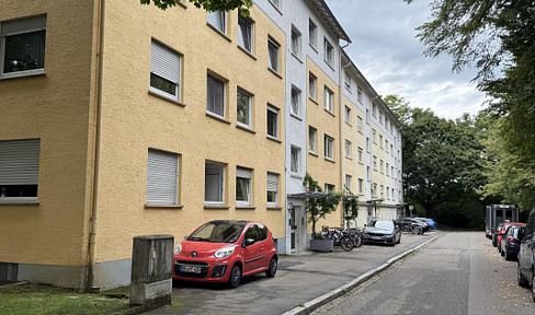 Renovated, vacant and commission-free 3 room apartment in Zähringen