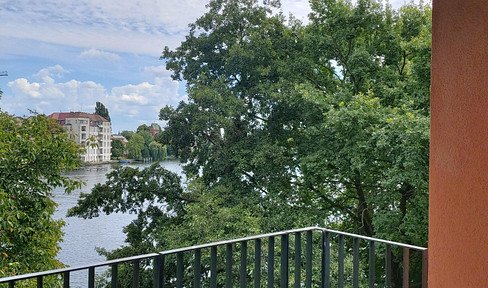 Furnished 3-room apartment, sauna, TG, wallbox 11 KW on the Spree in Berlin/Köpenick