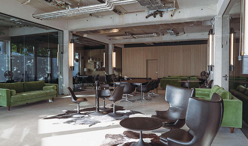 Versatile space in a top location in Berlin - modern studio, store or office space