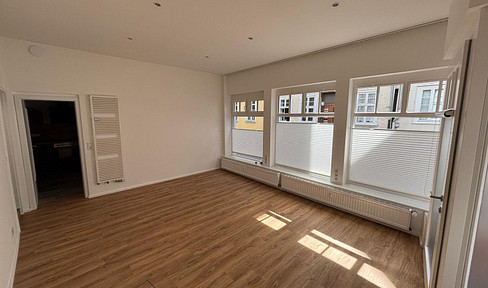 2-room apartment with fitted kitchen - first occupancy after renovation in the upper town