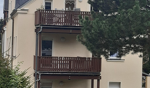 Schöne sonnige 4-Zimmer-Wohnung mit Terasse und großem Garten am Waldrand