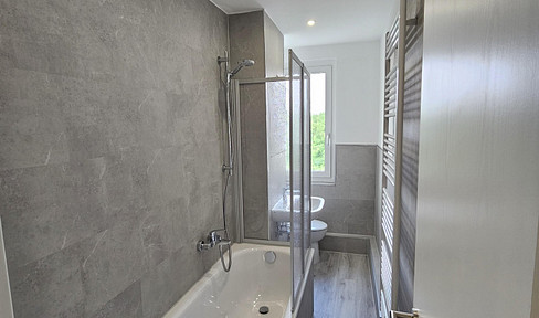 High-quality renovated 3-room apartment; suitable as a vacation apartment and for expats and fitters!!!