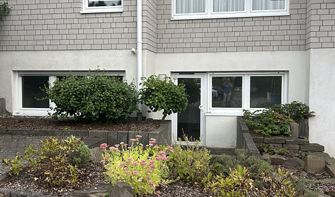 Helle, frisch renovierte Nichtraucher-Wohnung in guter Lage