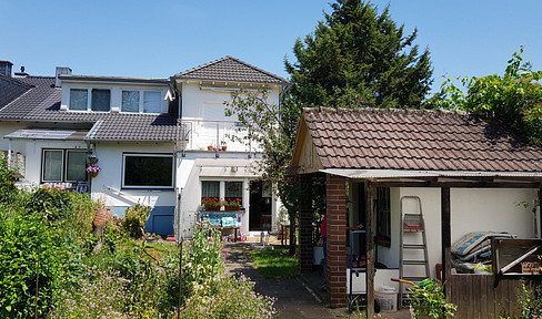 Zweifamilienrheieneckhaus mit 2 Eingängen in Köln Heimersdorf