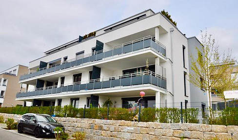 Sunny and quiet 3-room apartment with EBK and balcony in Renningen