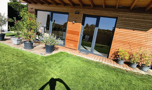 Architect-designed villa in the "Bäderdreieck" area – potential for conversion into a two-family home.