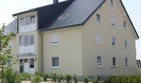 Gepflegete 3 Zimmer-Wohnung, mit offener Küche Dachgeschosswohnung (Fahrstuhl) in Schloß Holte-Stk.