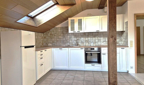 3 rooms with new kitchen, south-facing slope, on the outskirts of Hünst.- Wallbach