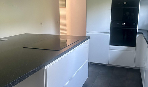 New and high-quality, detached property, and no commission: Ready to move in! ☀️