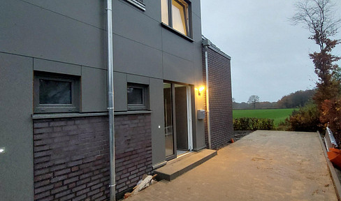 Architect-designed semi-detached house for rent, near Hamburg. Exclusive!