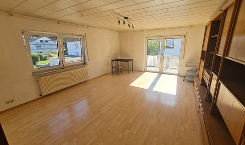 Helle 4-Zimmer-Wohnung mit Balkon & Einbauküche in Stutensee