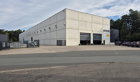 Warehouse + outdoor area / external warehouse.
