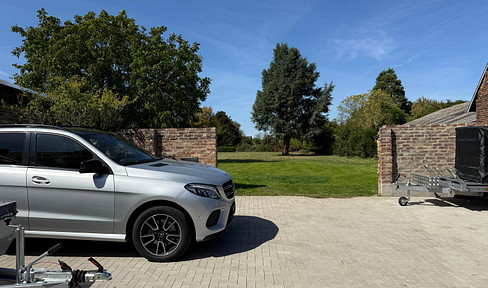 Square farm with dream and building plot Bornheim Hemmerich