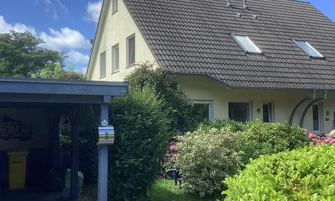 Idyllically situated semi-detached house in a top location on the Baltic Sea