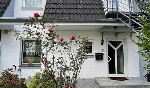 Terraced corner house with granny apartment in Rheinberg center