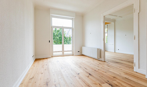 Completely renovated 3.5-room apartment in the sought-after Dichterviertel district