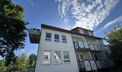 Attraktive 4-Zimmer-Dachgeschosswohnung mit großer Bühne VON PRIVAT