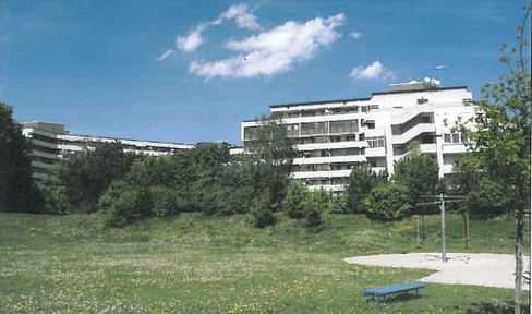 Exceptional, 3-room split-level apartment with south-facing balcony and underground parking space near USH/S-Bahn!