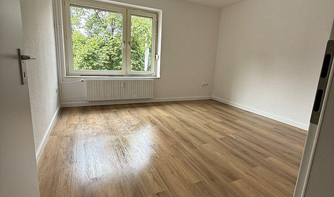 Bright, centrally located 2-room apartment ideal for singles and couples