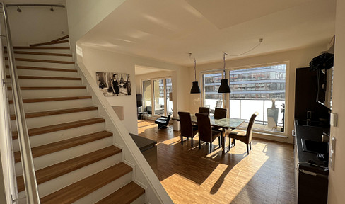 Bright, modern city maisonette apartment on the canal