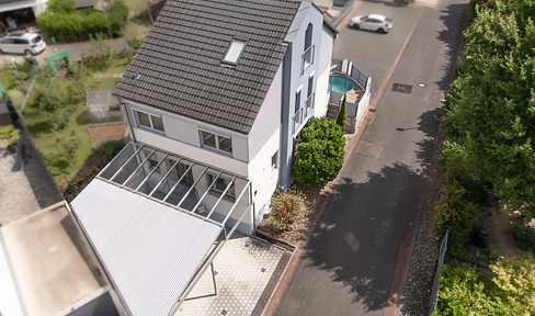 Exclusive, detached semi-detached house in a quiet location in 76694 Forst - commission-free!