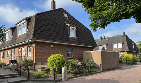 End terraced house in quiet location for sale privately