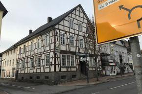 Balve, best location, residential-commercial building over 1000 sqm, 1/3 commercial, 2/ 3 residential