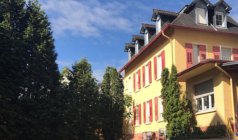 Well-maintained, detached family home with nine rooms in the center west of Baden-Baden