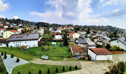 ruhige, 2 ZKB-DG-Wohnung mit spektakulärem Ausblick