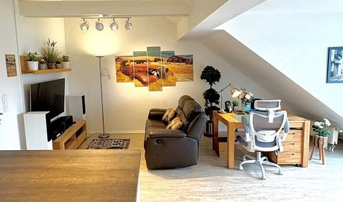 Lovingly furnished 2-room apartment with balcony - ready to move into, quiet & in the middle of Fürth