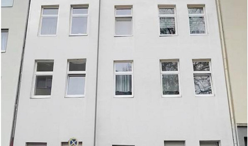 Modern 2-room apartment with fitted kitchen in freshly renovated property - from 01.11