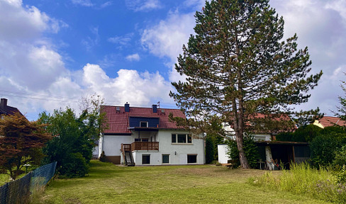 Detached house with a unique 1,300 m² plot in a prime location in Dreieich-Götzenhain
