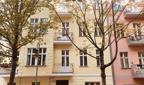 Commission-free 3-room apartment in an old building, Berlin-Prenzlauer Berg
