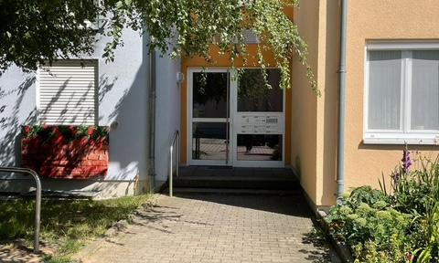 First occupancy after renovation! Partly furnished 2-room apartment after renovation with new EBK- Available immediately