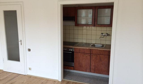 2 rooms, central, fitted kitchen
