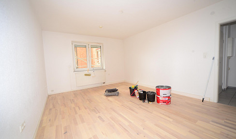 2 Zimmer Wohnung m. Echtholz Parkett, ideal für Single oder Paar. 1. OG