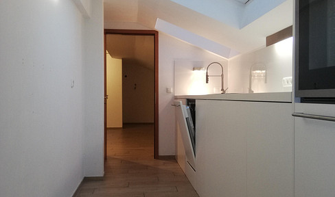 Live where others go on vacation, renovated apartment