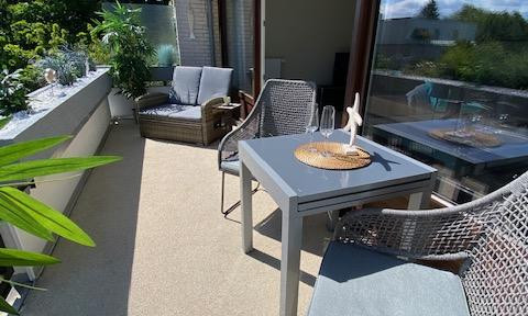 "STAYCATION... Modern 2-room apartment in a prime location."