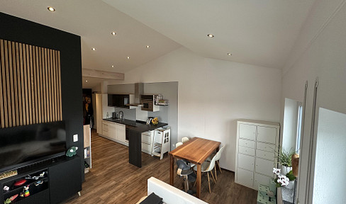 Stylish 1.5-bedroom apartment with balcony and exceptional ceiling height