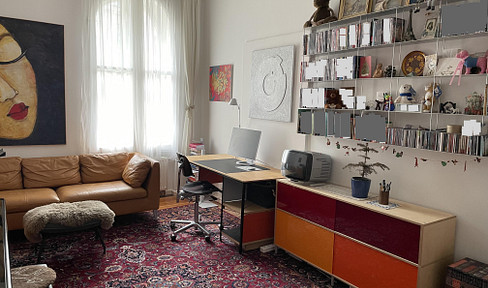 Turn 1 into 2: Old building retreat in historic city center - ready for occupancy