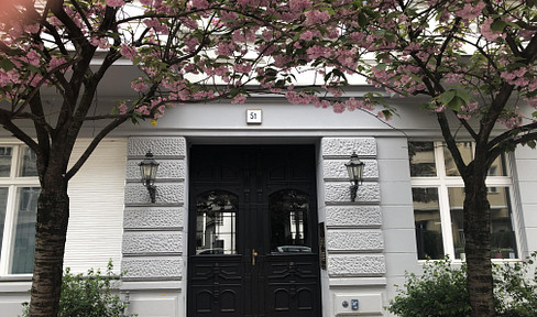 quiet old building apartment all new Akazienkiez near EUREF Campus and HWR barrier-free