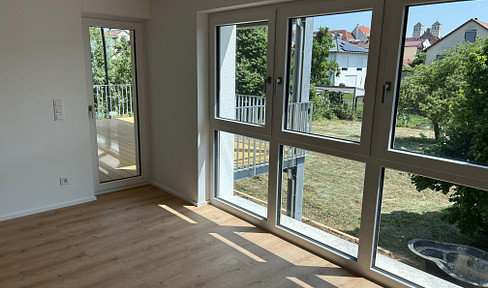 Exclusive 4-room apartment, first occupancy after energy-efficient refurbishment (KfW standard)