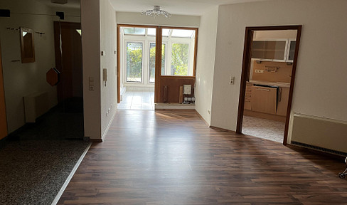 Large apartment, lots of space, for large families, multi-generational...