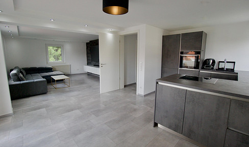 Modern 2-room apartment (66 m²) - Completely renovated in 2019 - Ready to move in immediately